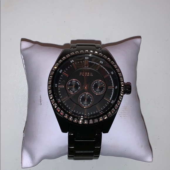 Fossil watch. DOES NEED NEW WATCH BATTERY - Picture 1 of 5